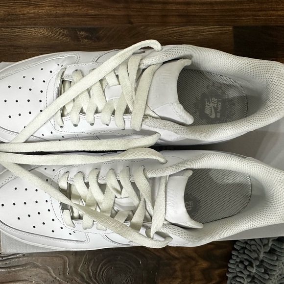 Nike Air Force 1 - Picture 3 of 3